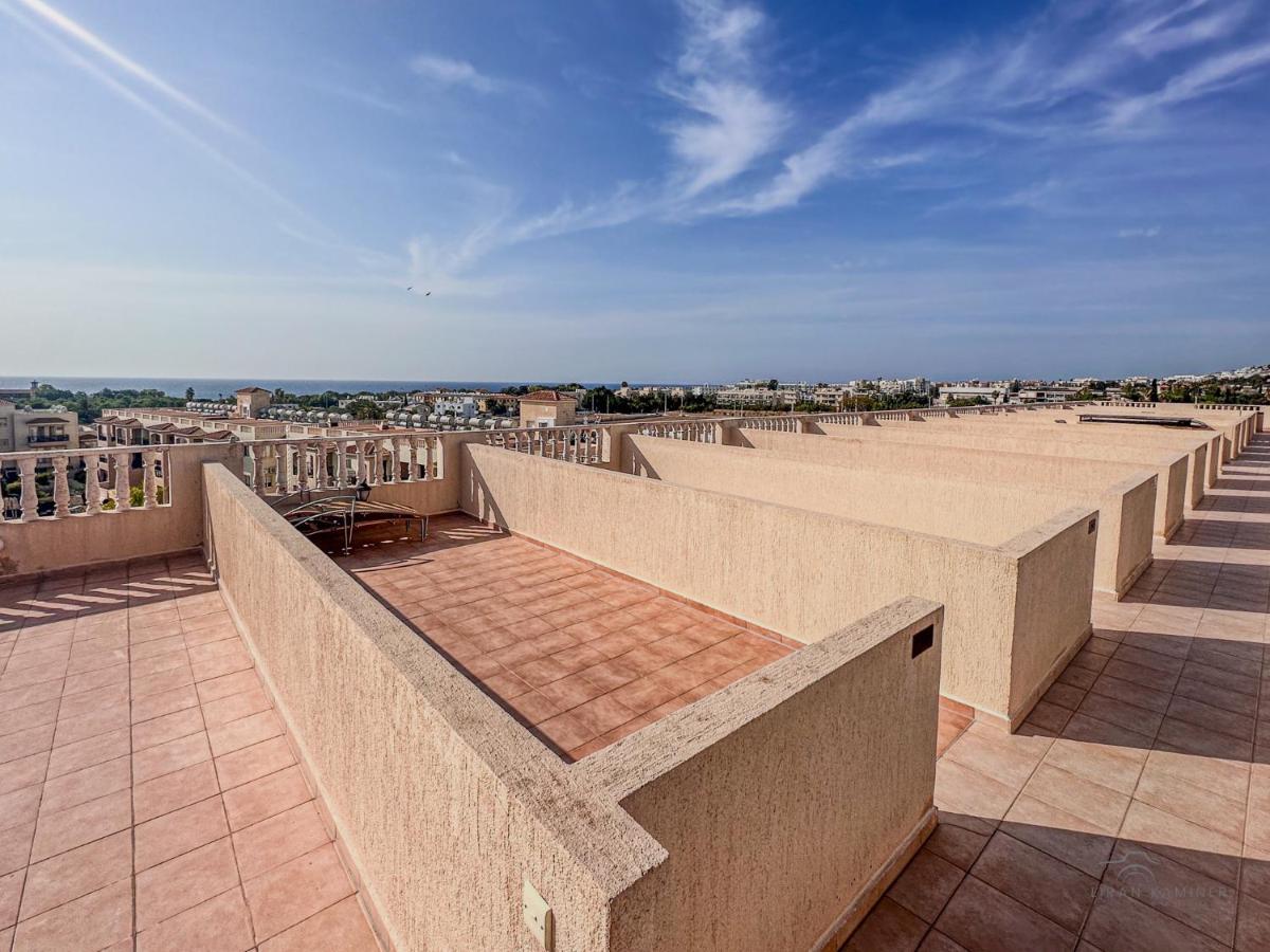 Royal Seacrest Crown-Jewel, 2B, Pools, Sea, Center Lejlighed Paphos Eksteriør billede