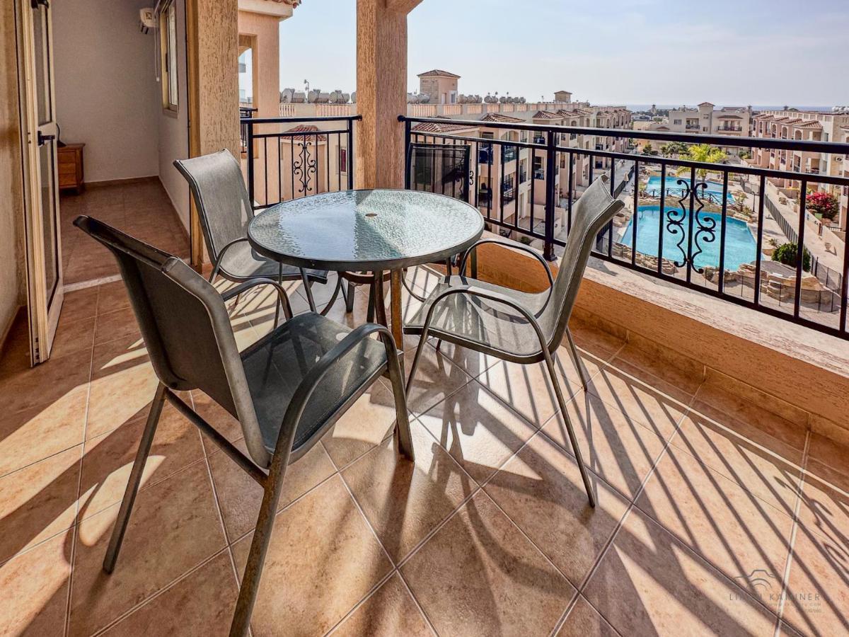 Royal Seacrest Crown-Jewel, 2B, Pools, Sea, Center Lejlighed Paphos Eksteriør billede