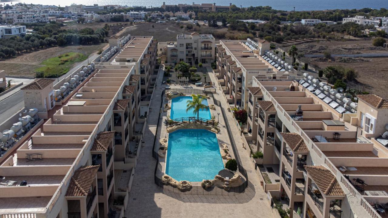 Royal Seacrest Crown-Jewel, 2B, Pools, Sea, Center Lejlighed Paphos Eksteriør billede