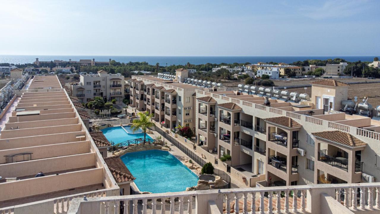Royal Seacrest Crown-Jewel, 2B, Pools, Sea, Center Lejlighed Paphos Eksteriør billede