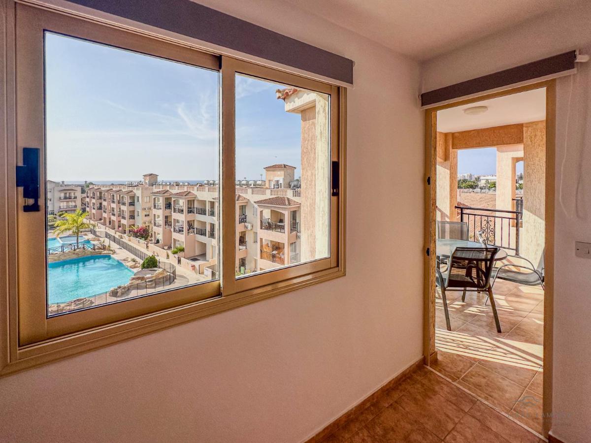 Royal Seacrest Crown-Jewel, 2B, Pools, Sea, Center Lejlighed Paphos Eksteriør billede